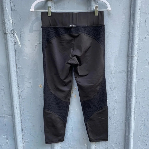 Michi Crop Black Reptile Texture Leggings, Medium - Picture 7 of 7